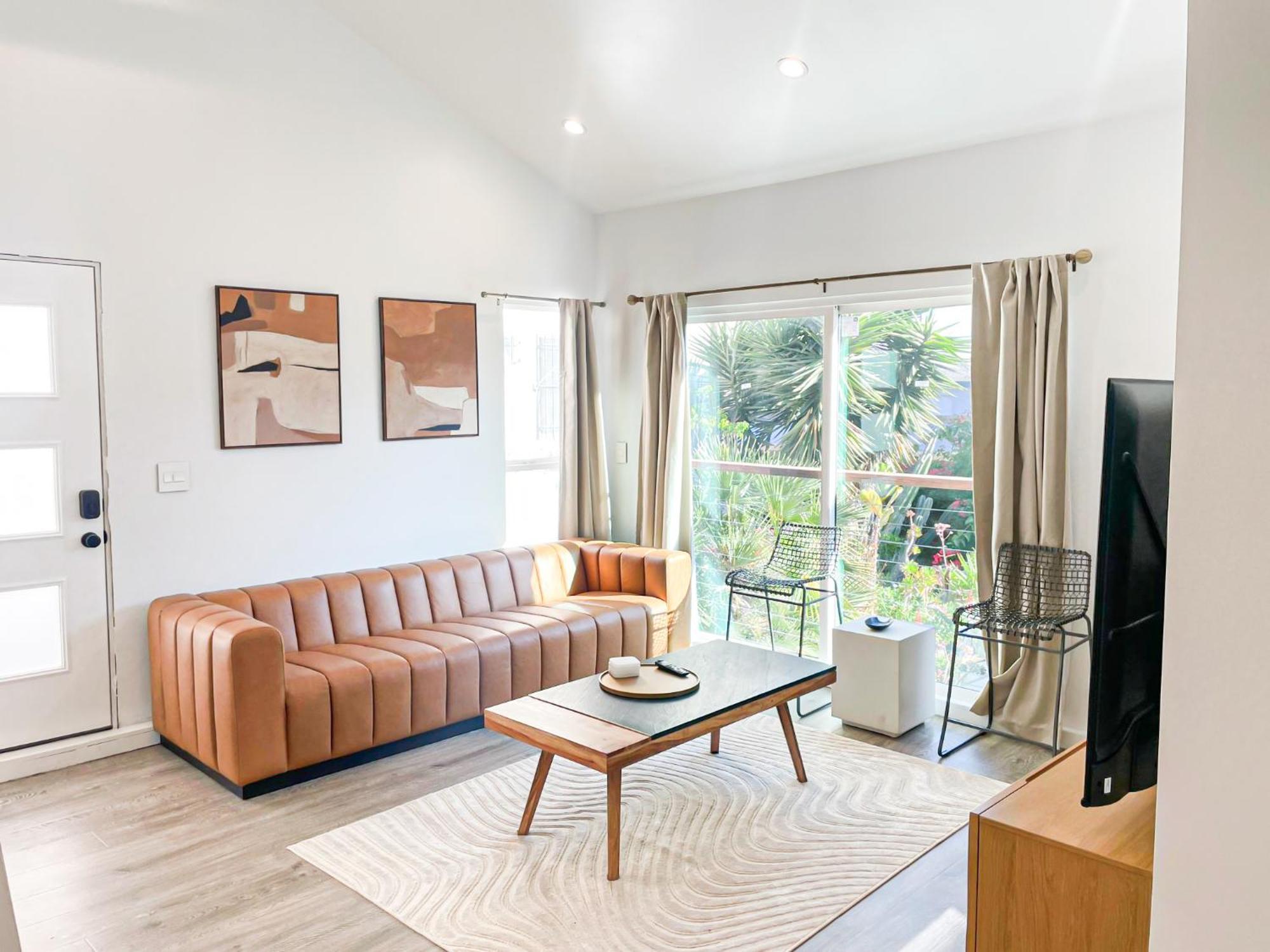 Ferienhaus Sunny 1br With Large Outdoor Lounge Space - Sh4lad